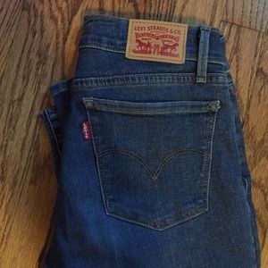 710 Levi’s Super Skinny size 27